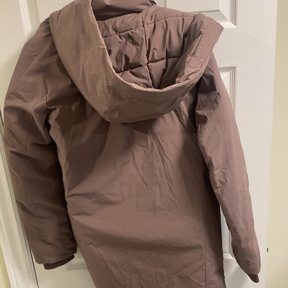 Winter Coat  -002 - Picture 2 of 4